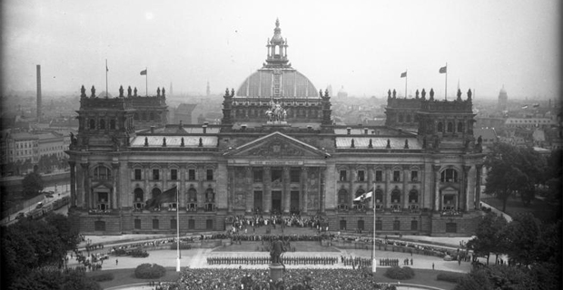  The original Reichstag building. Image © Bundesarchiv, Bild 102-13744, licensed under CC BY-SA 3.0 via Commons.