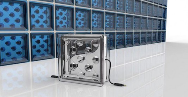 Solar Squared è il progetto che vede l'uso di mattoni in vetrocemento con fotovoltaico integrato in facciata.