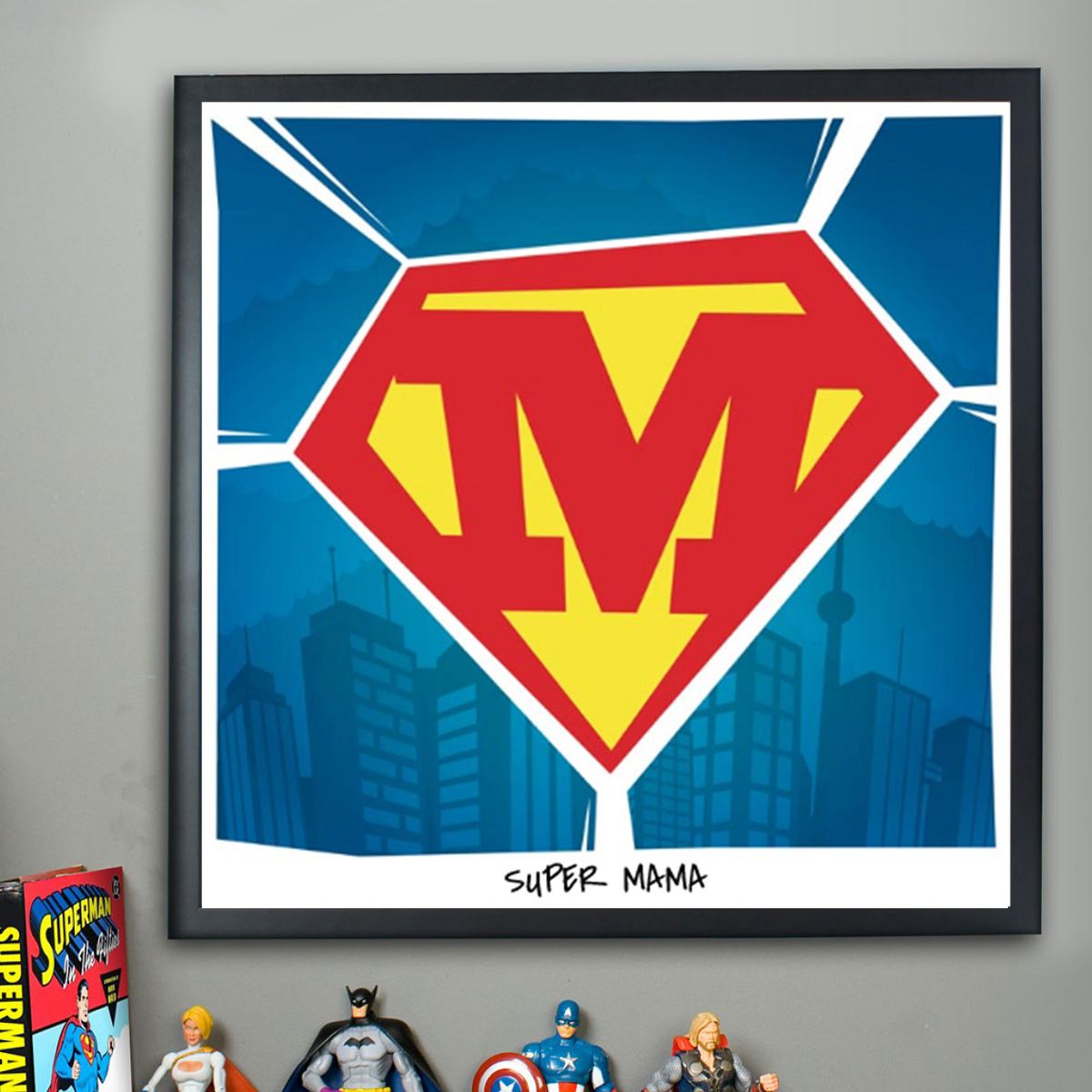 Un poster da supereroe come regalo di san valentino per lui.