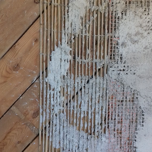  primo strato di intonaco in calce naturale,&nbsp;progetto per abitazione,&nbsp;Studio Cming e arch. Bianchi-Spiazzi San Felice del Benaco, Brescia, 2016-2020